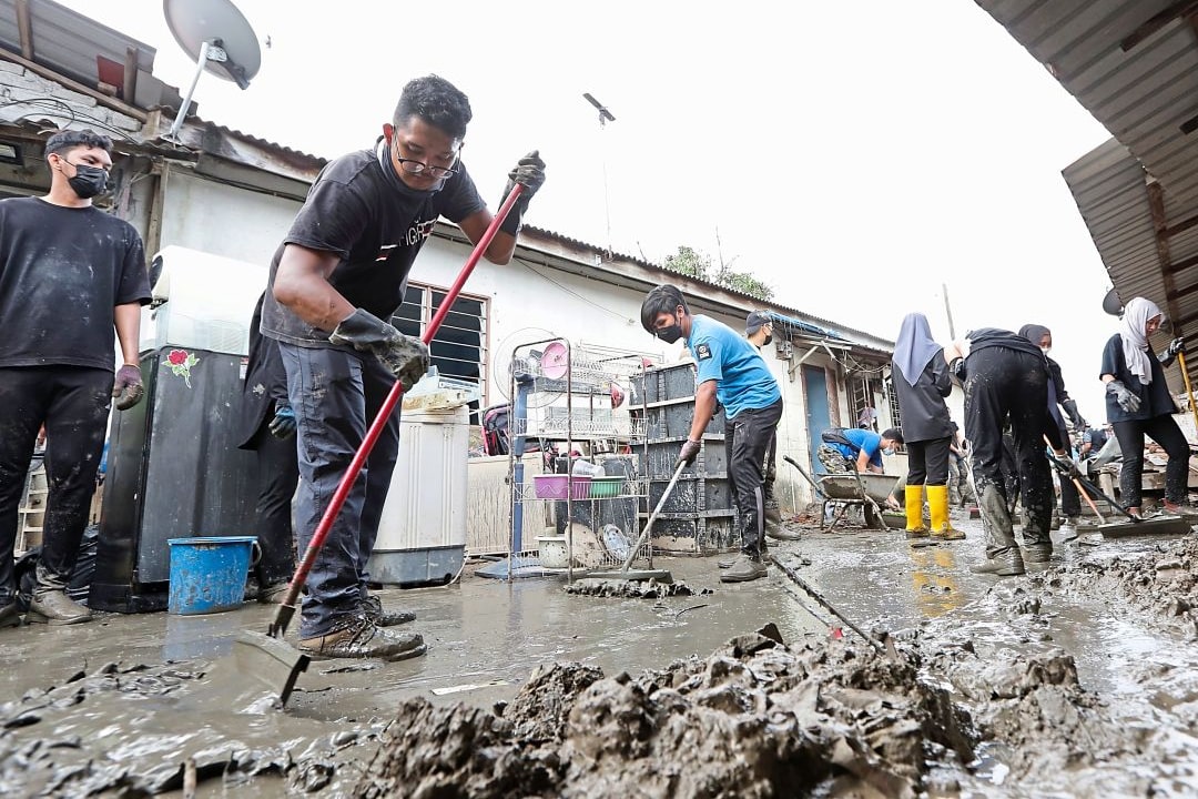 Going all out to help flood victims-min